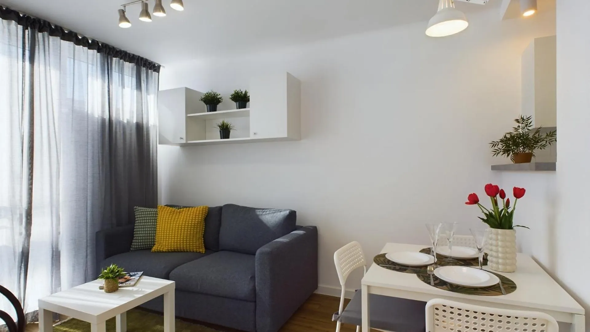 דירה ורשה Centrum Warszawy Piekne Studio Dla 3 Osob By Rent Like Home פולין