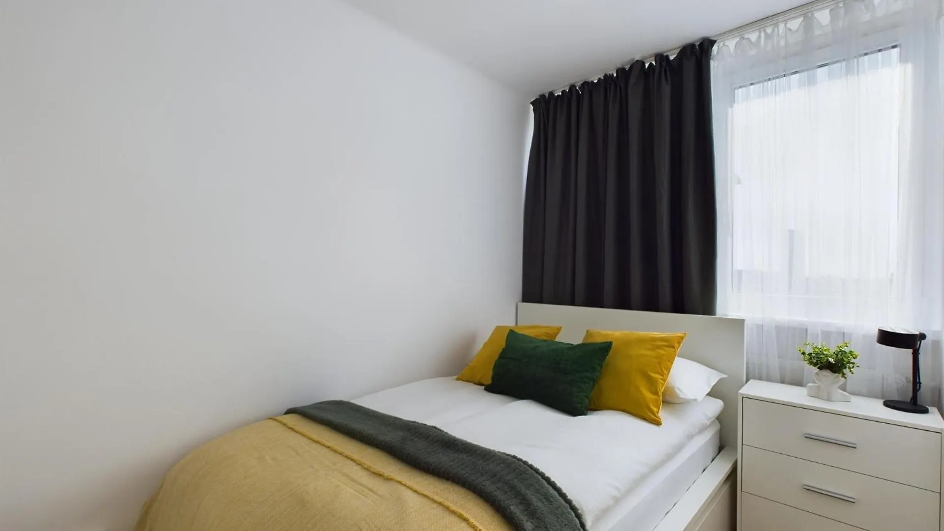 Centrum Warszawy Piekne Studio Dla 3 Osob By Rent Like Home Warsaw Poland