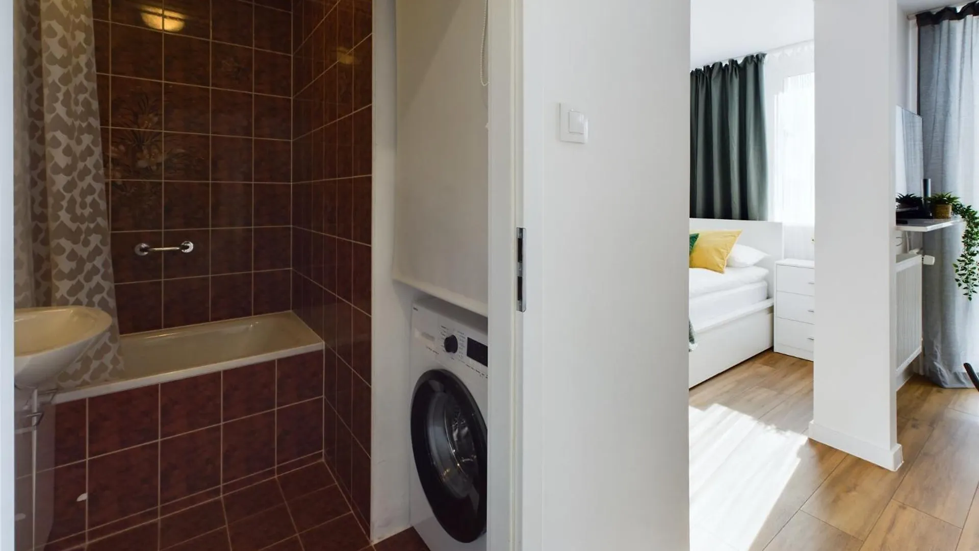 Centrum Warszawy Piekne Studio Dla 3 Osob By Rent Like Home Warsaw